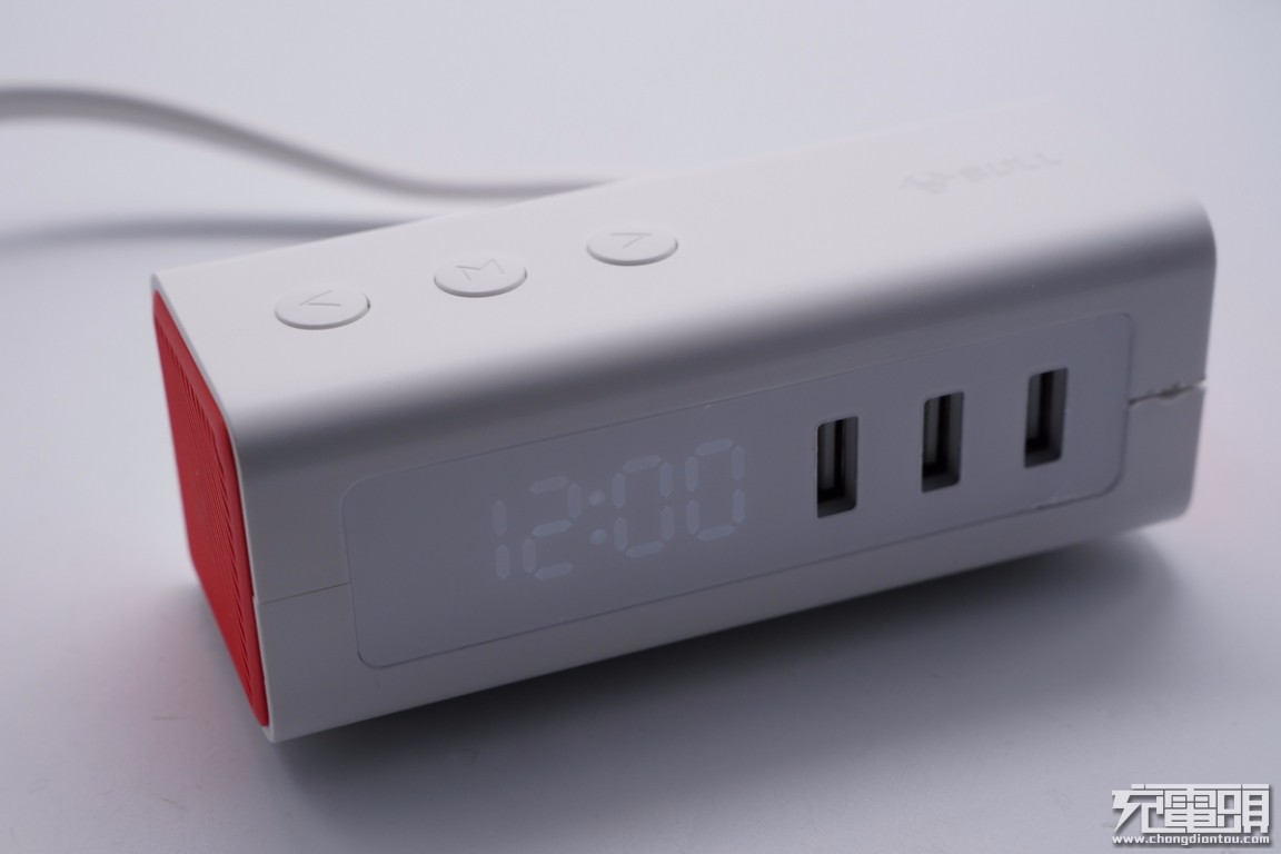 公牛插座新款和老款拆解,带USB接口公牛插排