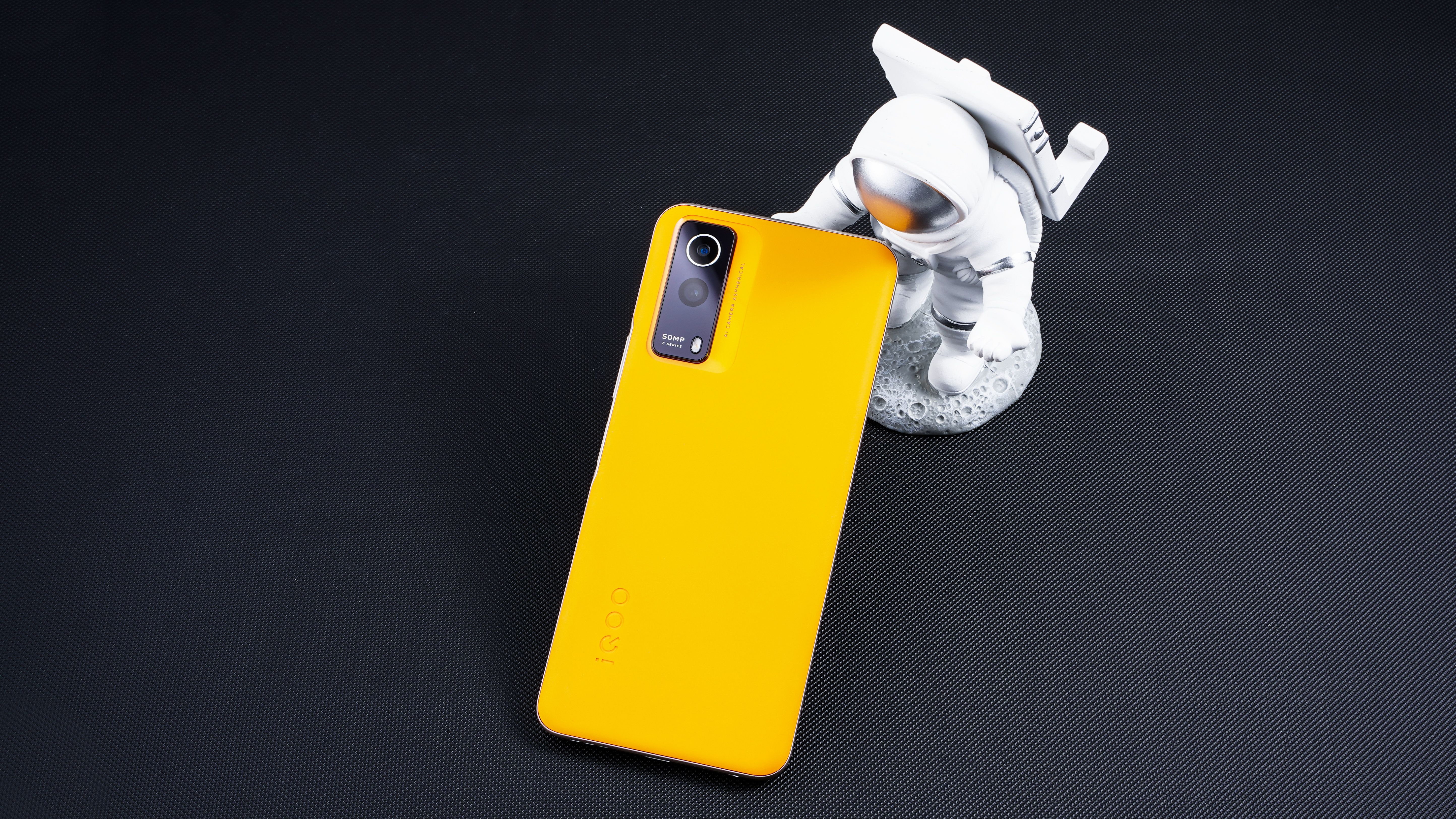 手机目前最值得入手的一款手机,目前最值得入手的手机是哪款