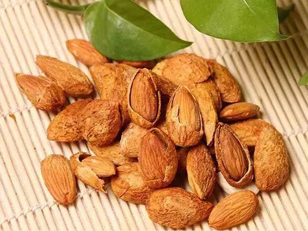 年货零食推荐坚果,坚果类零食大礼包推荐