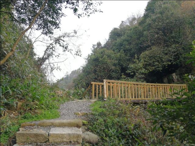 凉山脚下炊烟起原唱,湖南怀化凉山脚下炊烟起