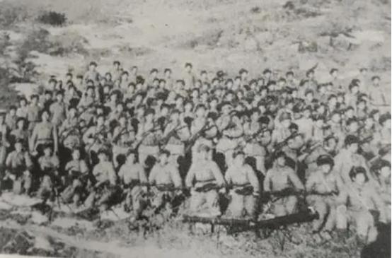 志愿军入朝第一战全歼韩军一个团,志愿军一个营被两个人包围