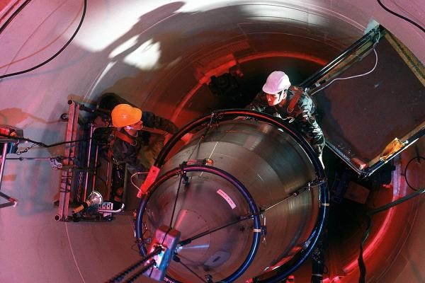 核观察｜危险的“核足球”：美国总统、核按钮与分权尴尬