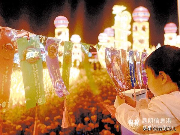 闹元宵吃汤圆约灯会猜灯谜,元宵吃汤圆看灯展猜灯谜视频