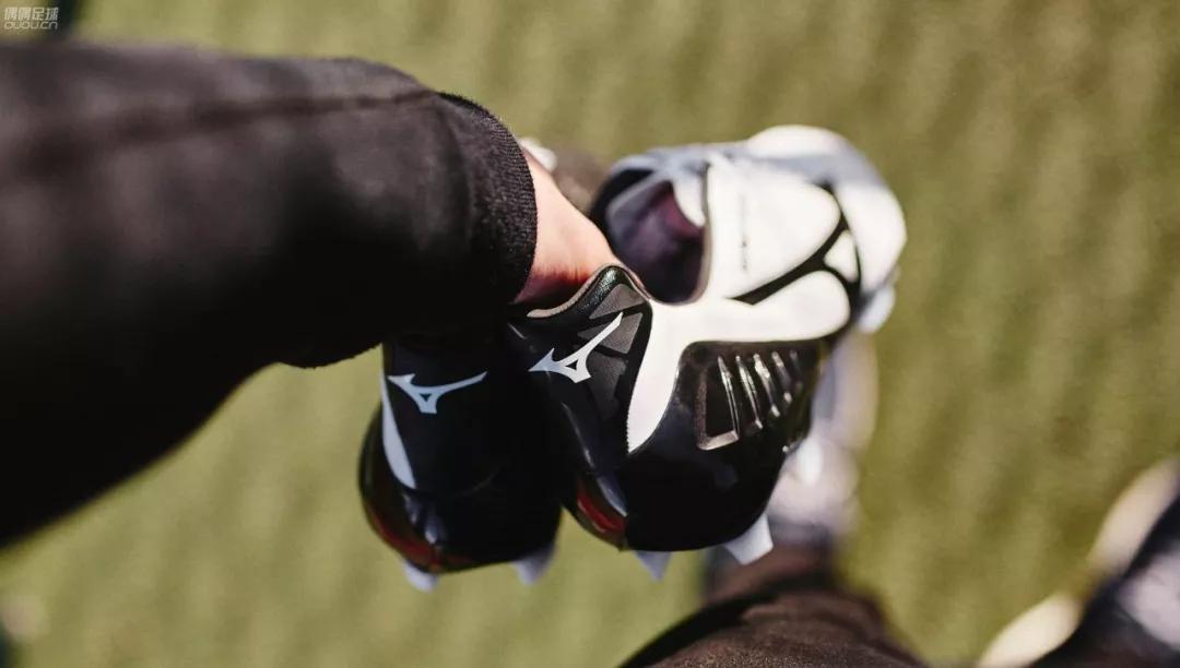 买鞋子尺码怎么选,运动鞋尺码要买偏大还是偏小