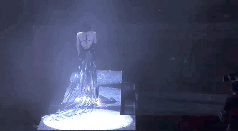 和49岁的她比，流量们的努力好廉价