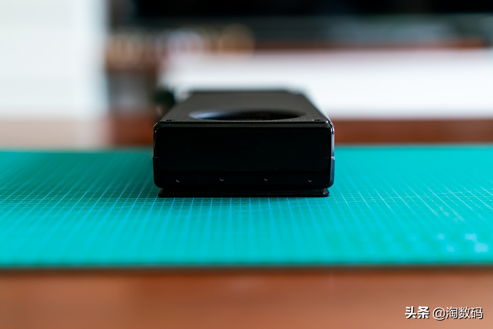 89°C警告：高温燥热一脉相承的AMD涡*公轮**版RX4808GB显示卡