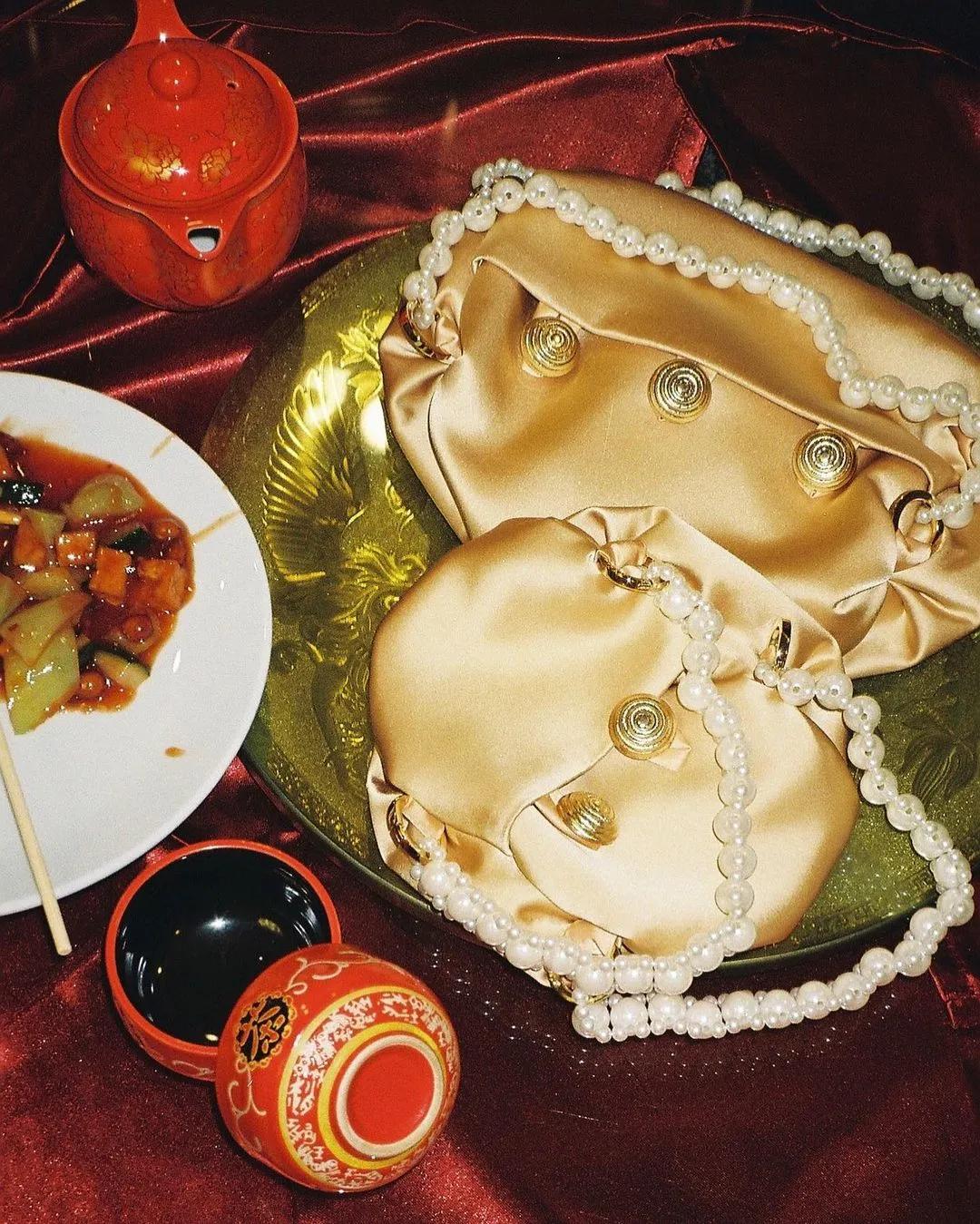 除了优雅贵气,珍珠还能休闲、叛逆、又嘻哈?