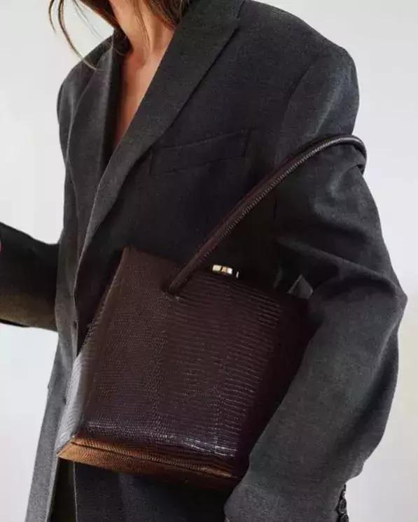 月薪5千块可以买到哪些大牌包,月薪2千能买到奢侈包吗