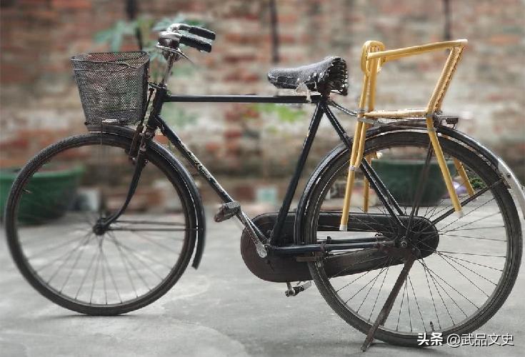 80年代一辆自行车有多牛逼,80年代多少钱能买一辆二八大杠