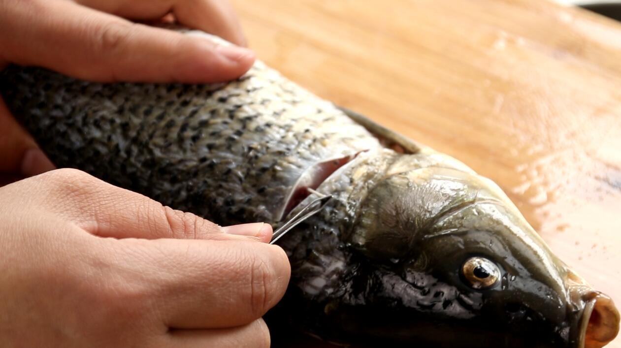 给鱼去腥技巧,鱼里加点醋可以除腥吗
