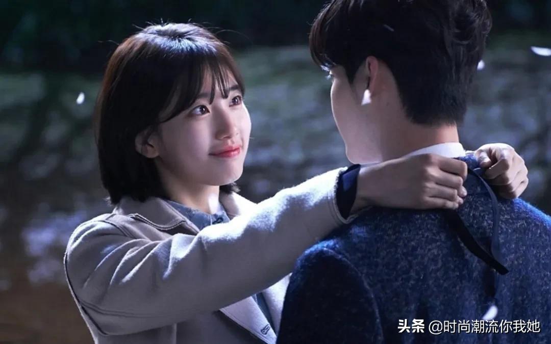 初秋最流行的全头烫,酷女孩初秋发型