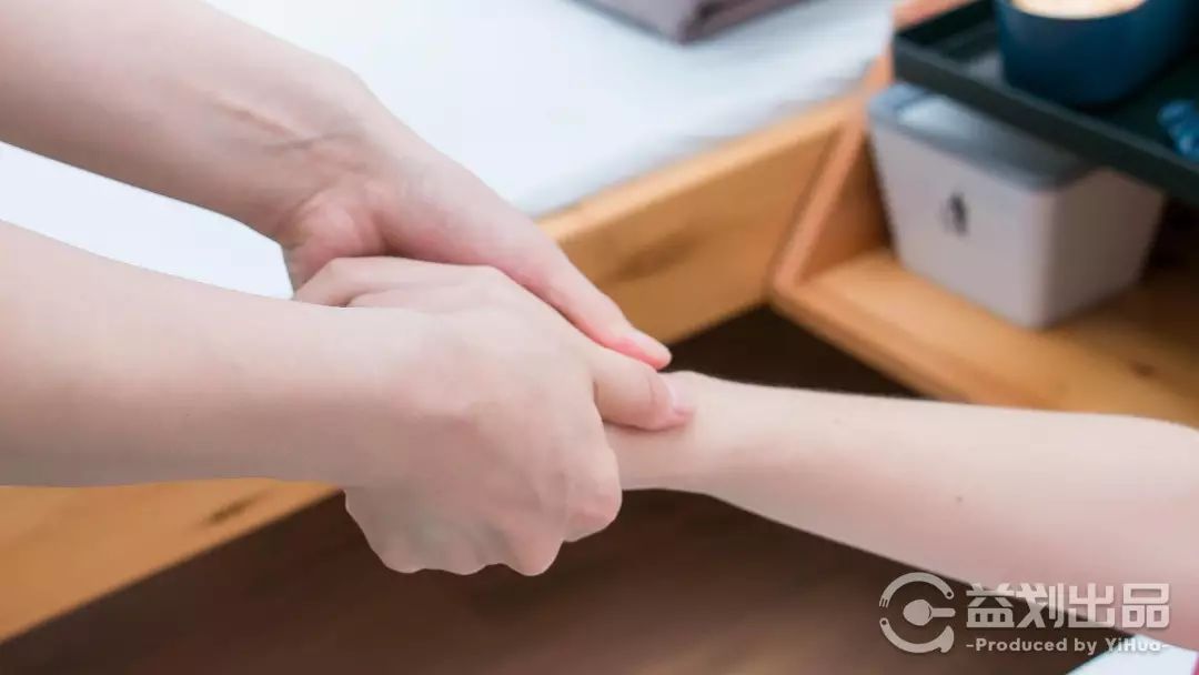 在青岛这家连锁养生馆做了个“大保健”后，我居然吃撑了