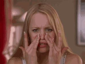 鼻子里面有小鼓包挤出来白色很臭,鼻子外面挤出来的白色东西臭臭的