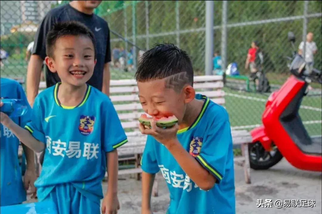 易联梯队训练赛,西安暑假易联足球培训班青少年