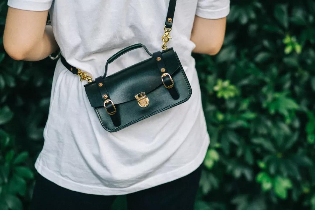 扔掉吧你的旧书包完整版,丢掉废弃的书包