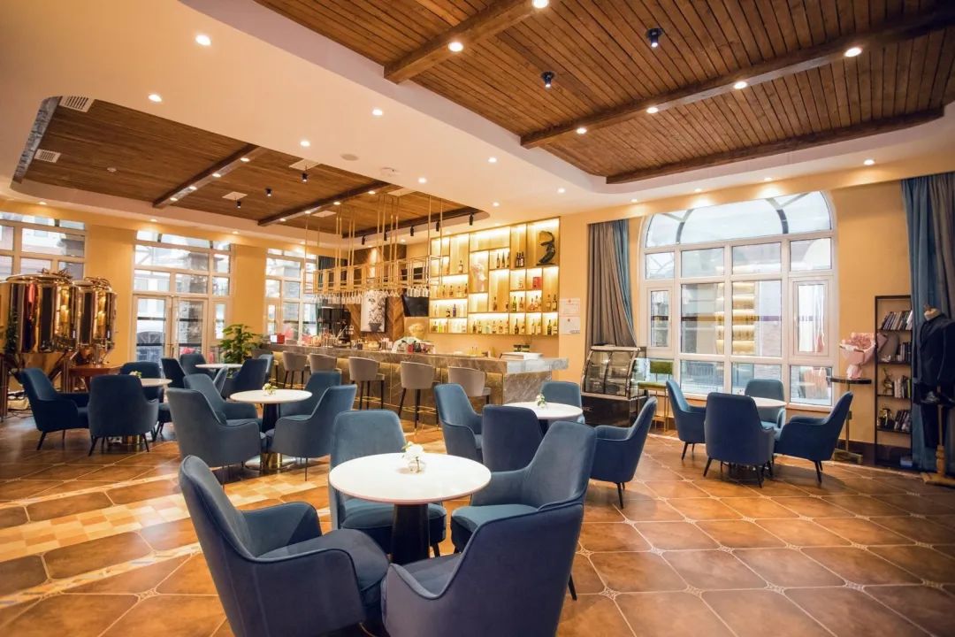 青岛国际啤酒节-雅设为您送上一封时尚大秀邀请函