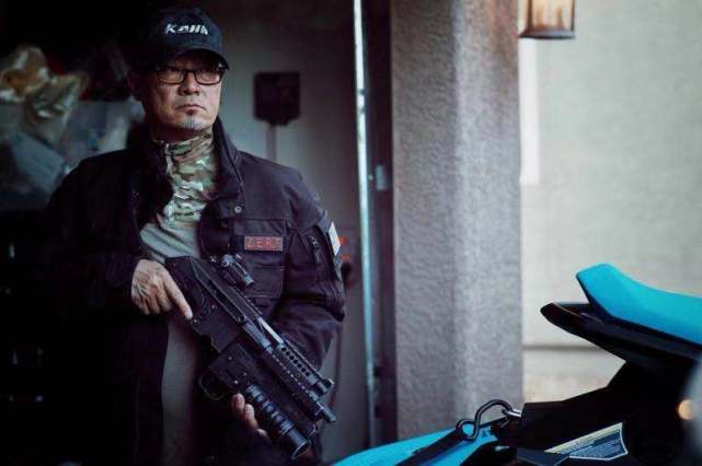 疫情来袭，在美华人纷纷囤枪，选枪是门大学问，听听大佬怎么说？