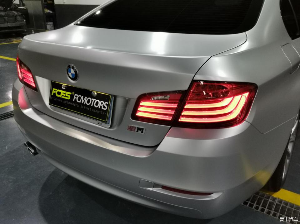 宝马5系贴膜改色罗曼尼红双拼,宝马5系贴膜改色