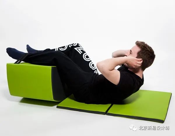 人性化多元化和实用性的健身器材,高科技有未来设计感的健身器材