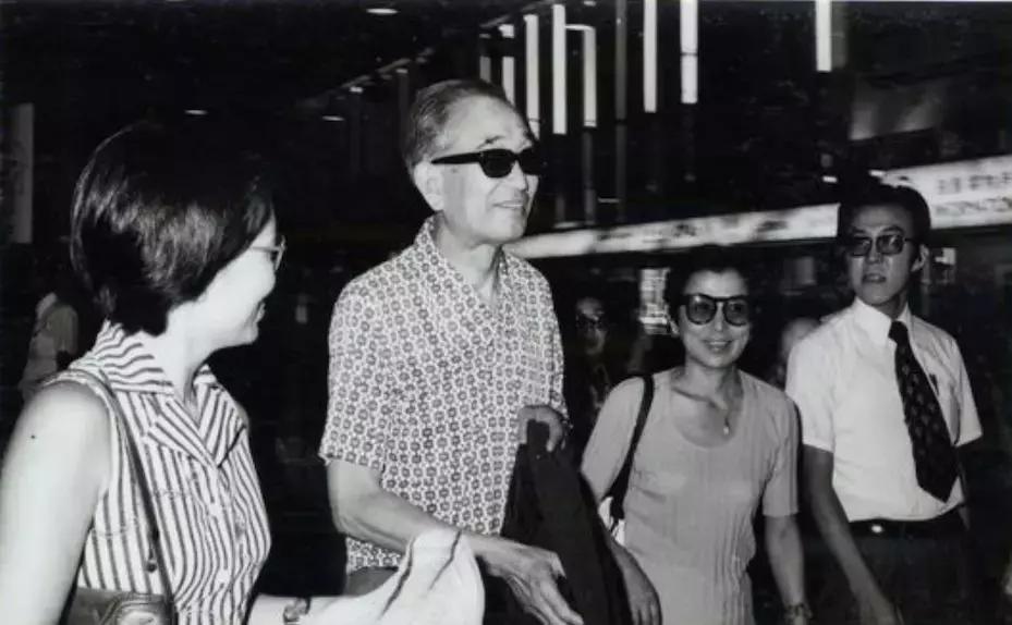 世人说我的爸爸是神，但他就是个普通人