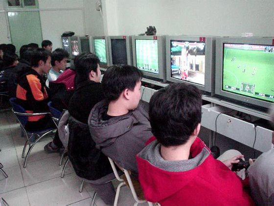 金手指是每个游戏都要装吗,玩游戏有必要开金手指么