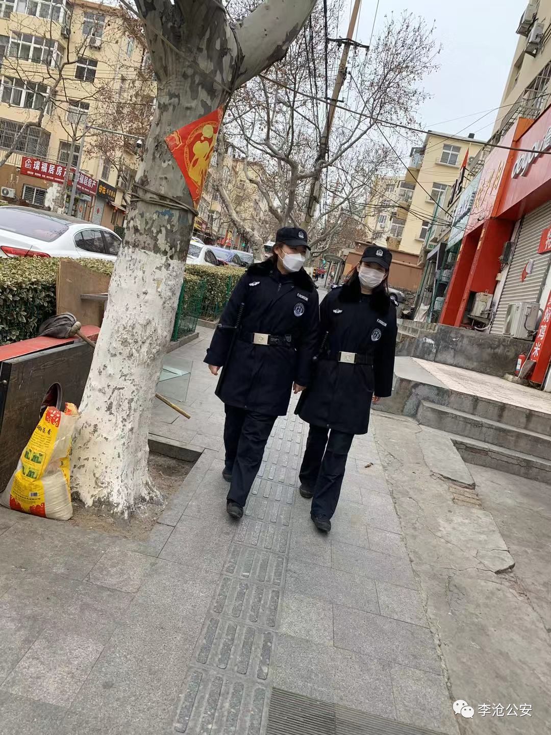 战疫铿锵女警在行动,战疫一线铿锵玫瑰展巾帼风采