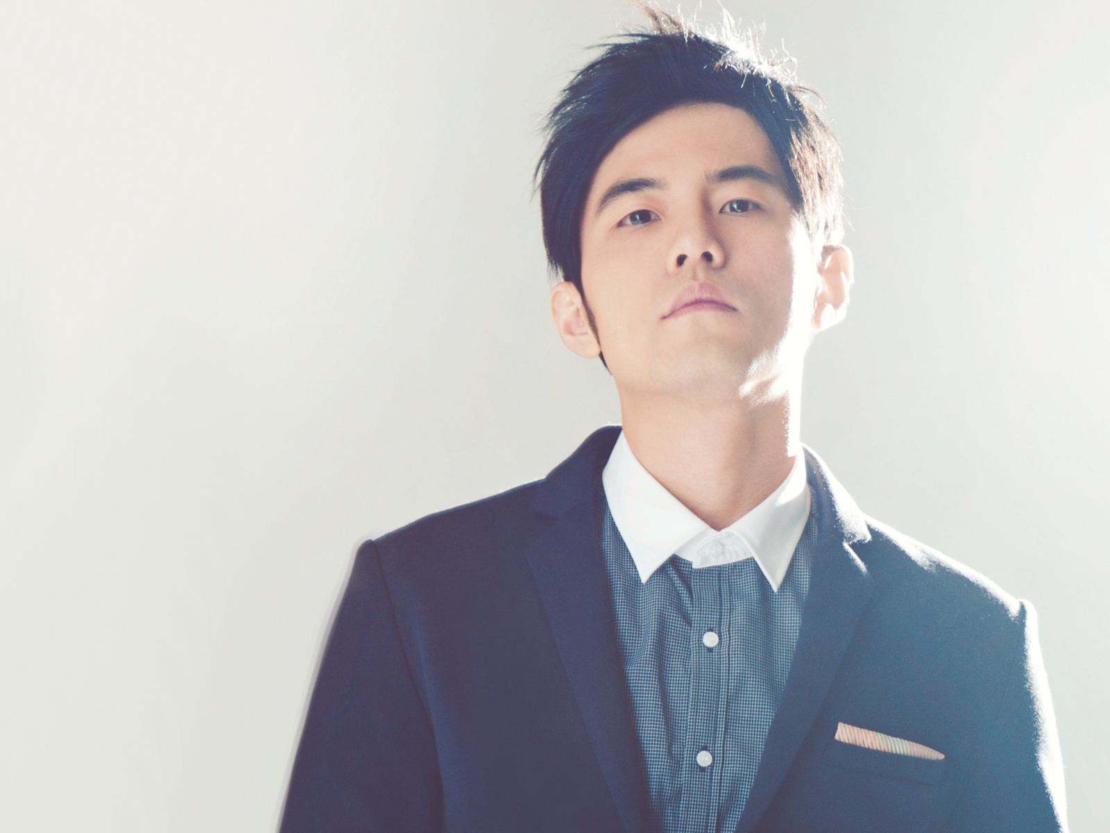 摘掉“有色眼镜”看许嵩：做他的歌迷，真的很惨