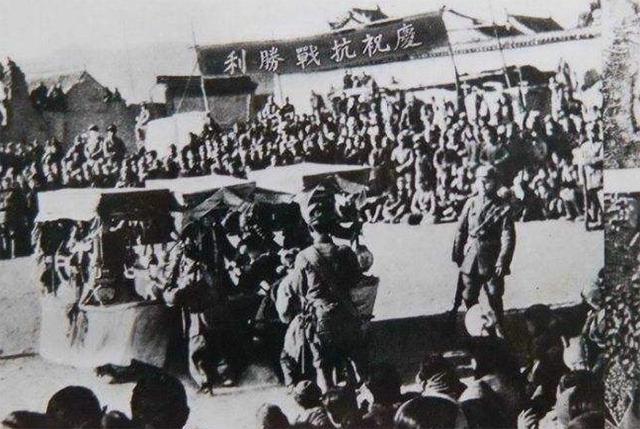 开国上将开饭店，客人吃饭霸王餐，给战友免单，酒楼硬生生被吃垮