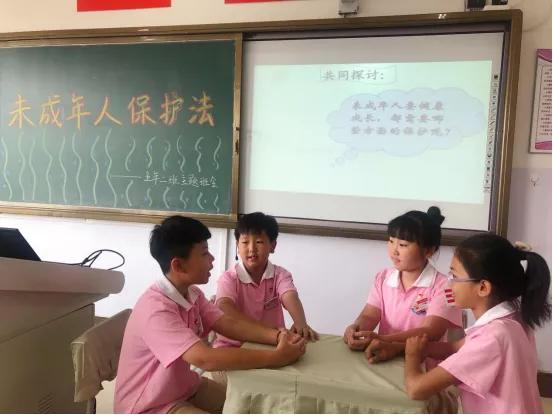 法治宣传进校园护航青春伴成长,法治护航健康成长普法进校园