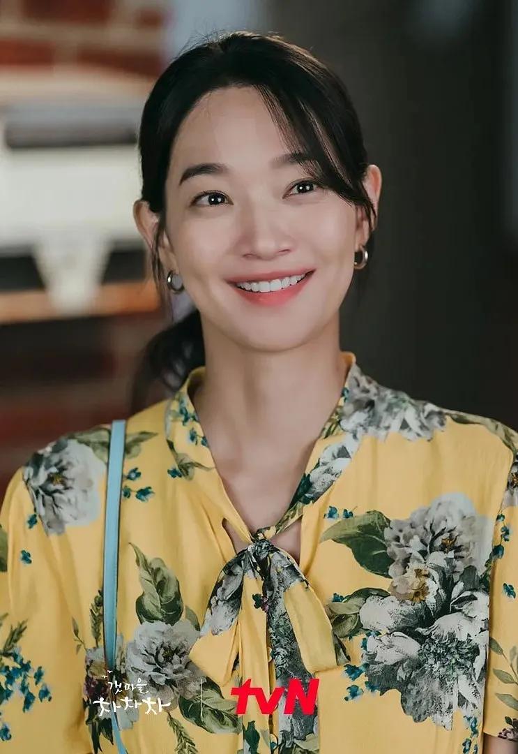 她被称韩国硬照女王,手握时尚圈顶级资源!网友:姐姐我可以