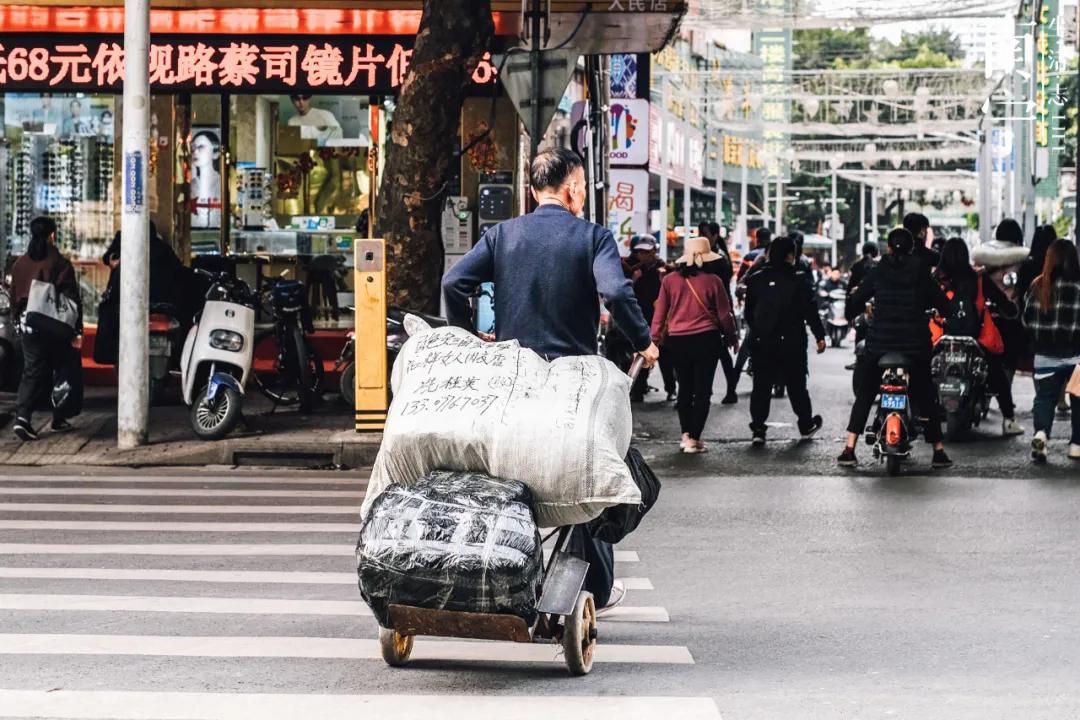 曾创出上亿流水,一个档口就能买宝马730,南宁这地方如今已没落