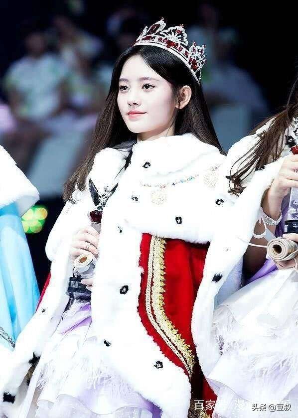 鞠婧祎18岁到40岁的颜值变化,鞠婧祎高中成绩好吗