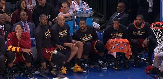 篮球新手该怎么玩,玩篮球新人要知道的几个基本知识