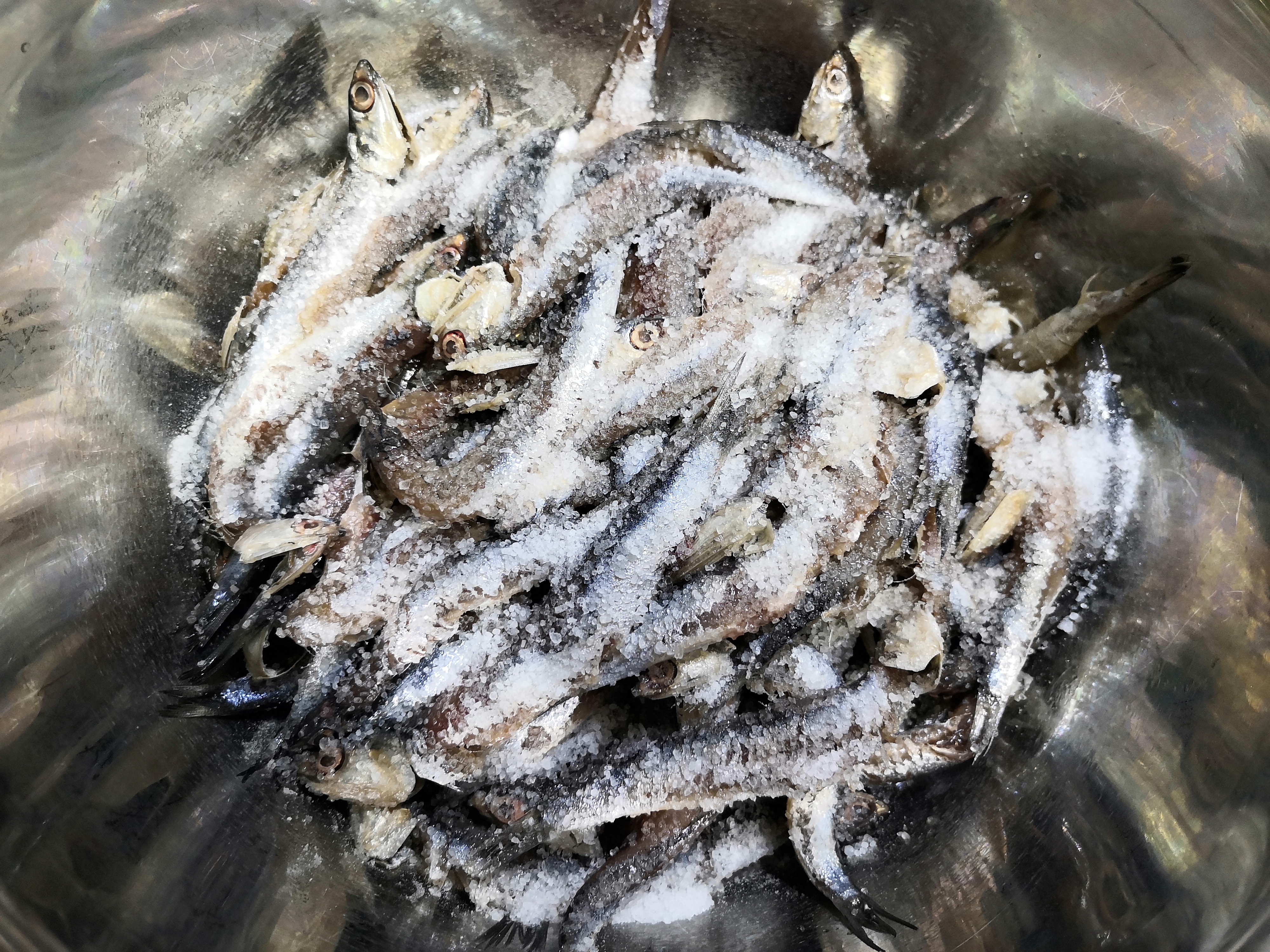 晒鱼干怎么晒好吃又简单,怎么晒鱼干才好吃