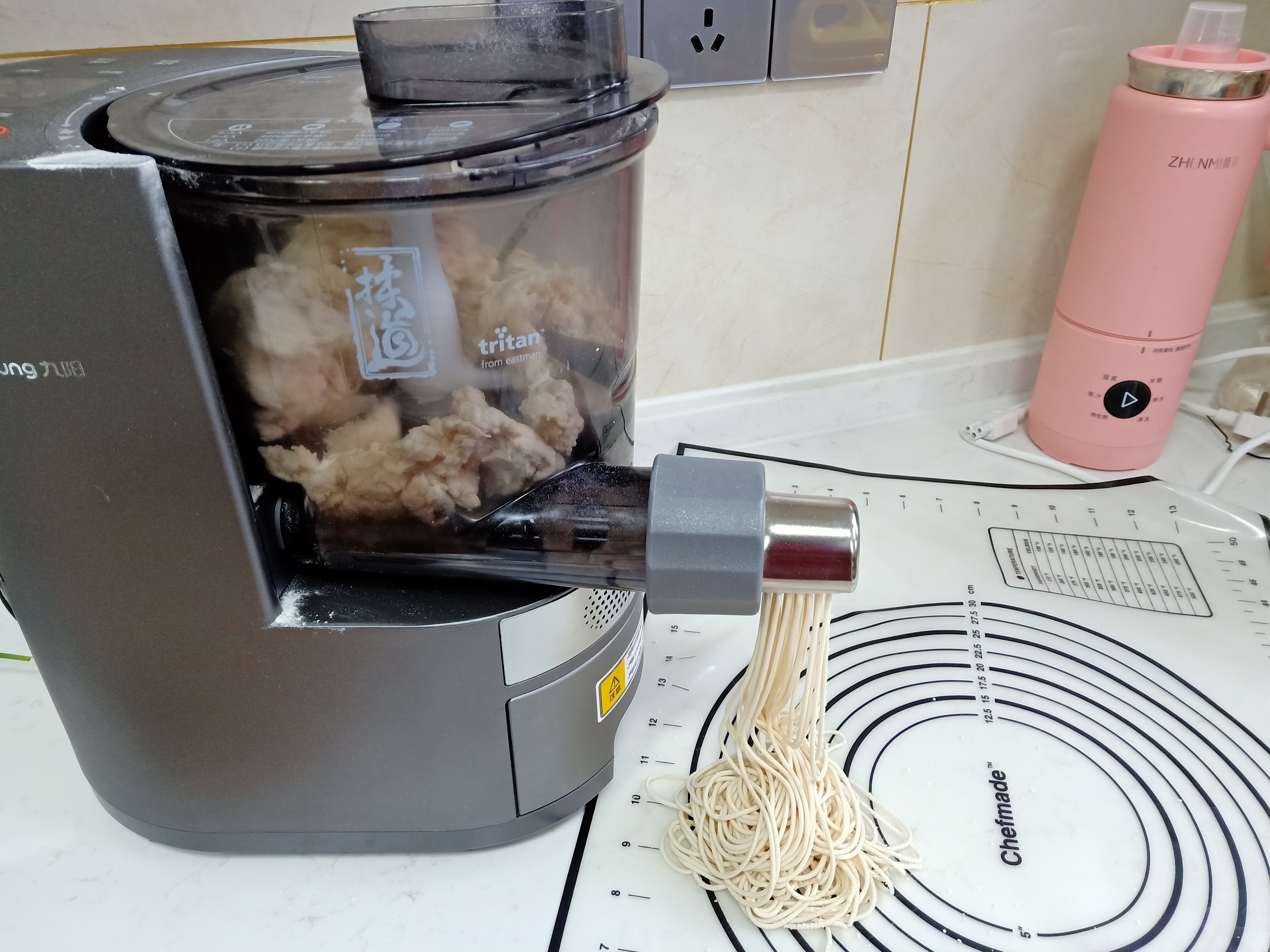 用鸡蛋葱做一个美味早餐,土豆鸡蛋葱做早餐