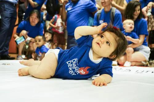 1岁宝宝自己玩什么好,怎样陪孩子玩游戏才能越玩越聪明