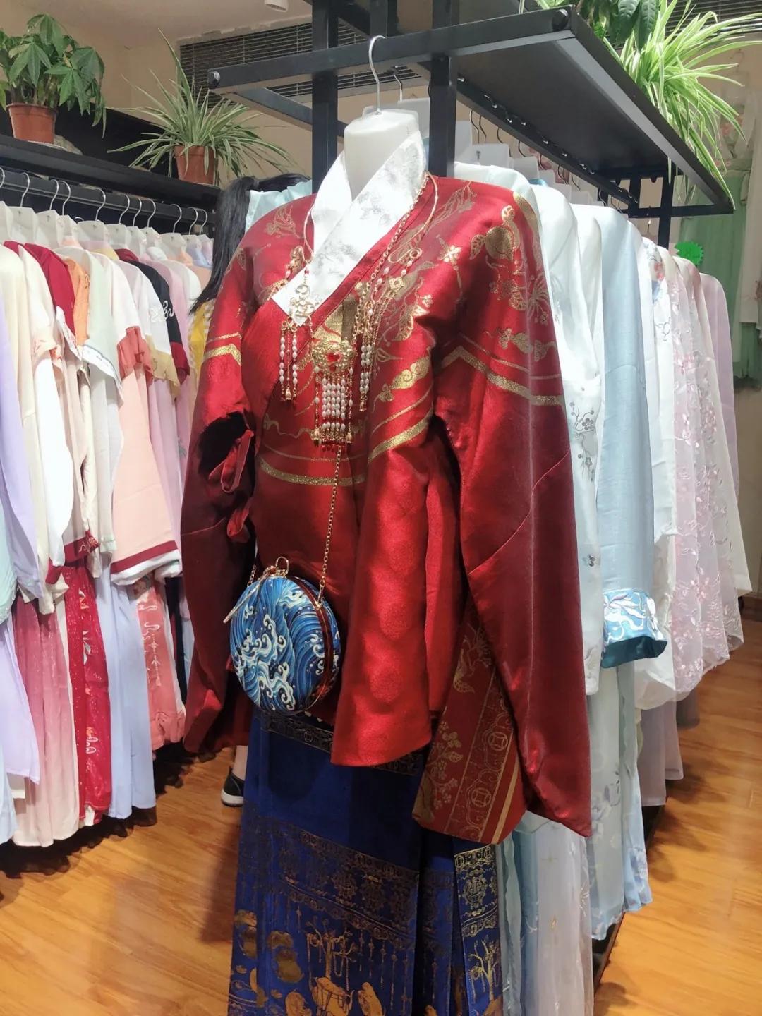 哪个城市有汉服和洛丽塔实体店,西安汉服实体店汉服体验