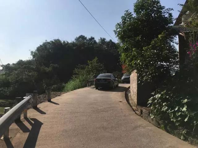 江津两车相撞,江津区发生一起三车相撞事故