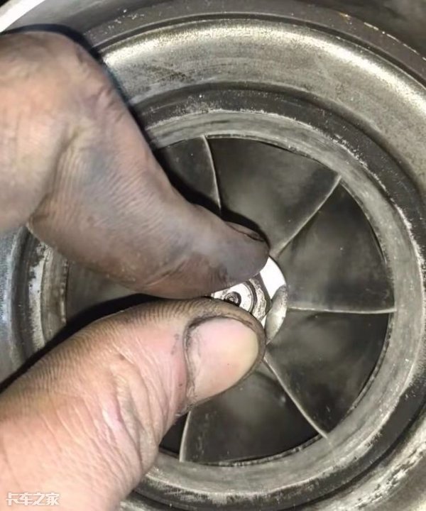 发动机排放故障挂不上挡怎么解决,发动机上坡加不起油是什么故障