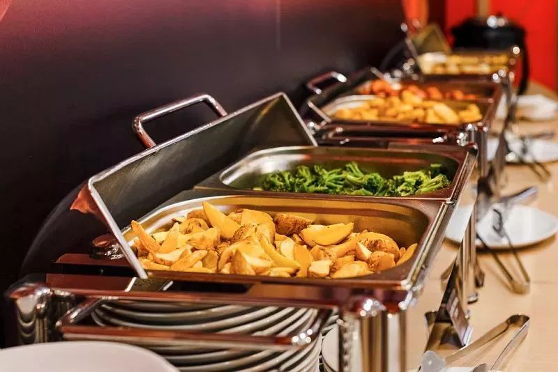 享受睡在床上看海,躺在床上看海的海景房