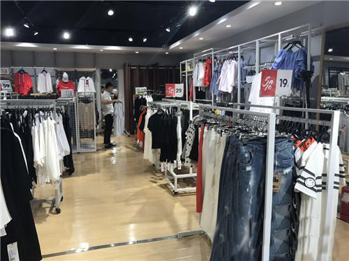 北城世纪金源购物中心名创优品,北城世纪金源购物中心丰巢