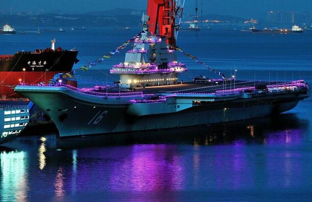两艘航母同时下水,老牌船厂