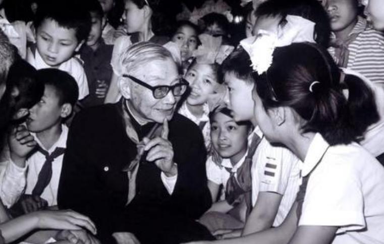 茅以升晚年，10年失两爱妻，六子女怨恨责备，临终只有*女幼**陪伴