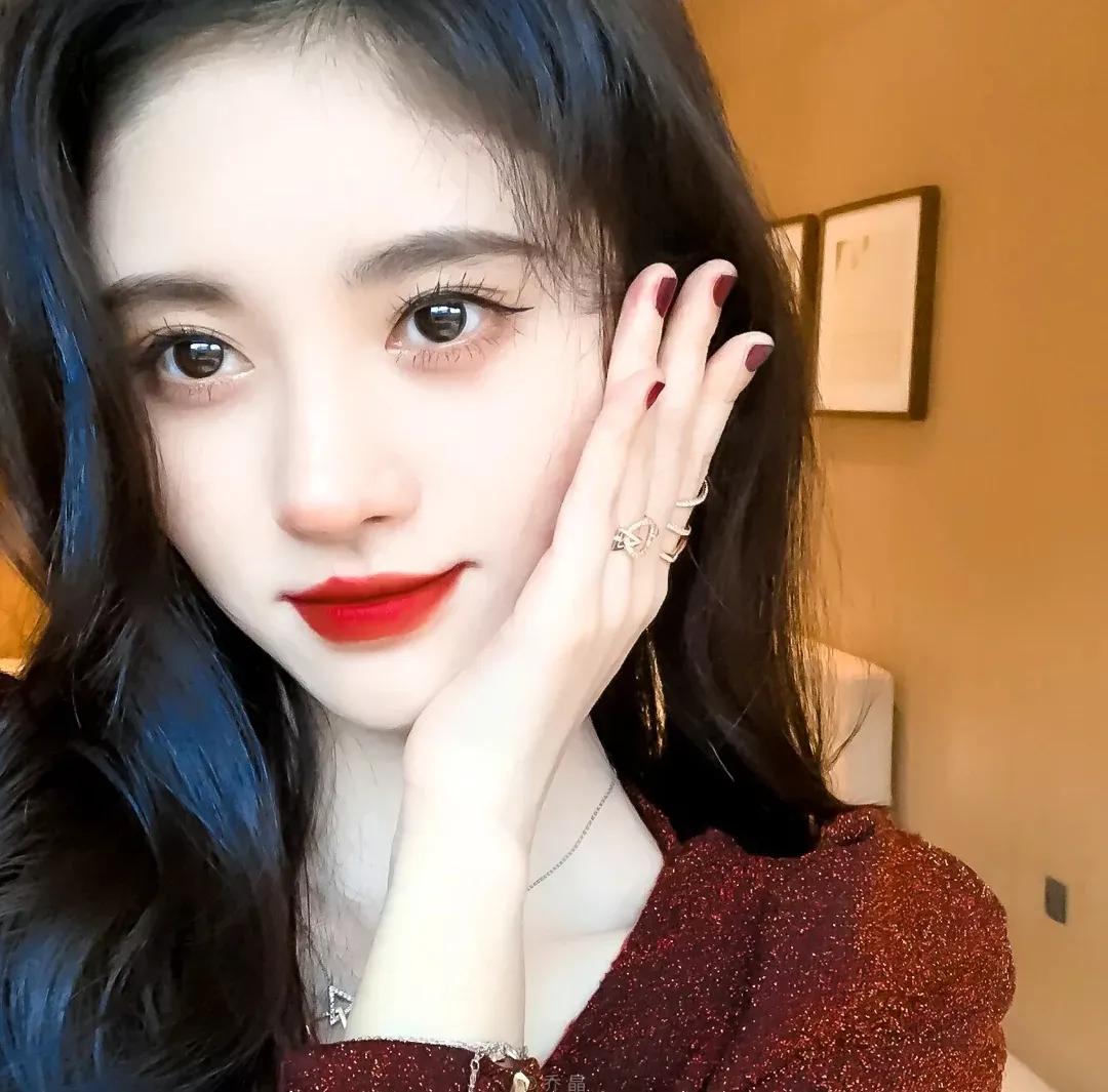 关于鞠婧祎爱豆闺蜜头像,鞠婧祎头像漫画