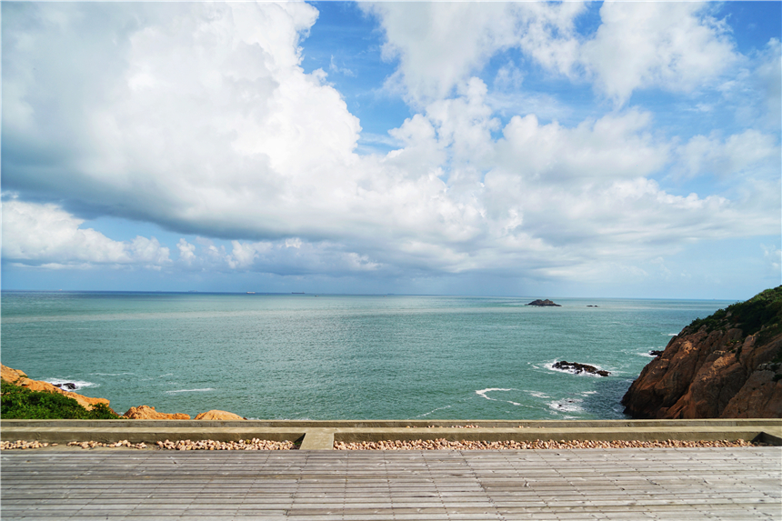 嵊泗海岛上有个漂亮的房子，无敌海景，吴彦祖用31天改造而成