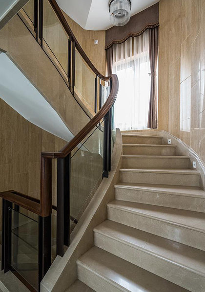 「拜斯达装饰」复式楼梯该摆放在哪个方位合适？