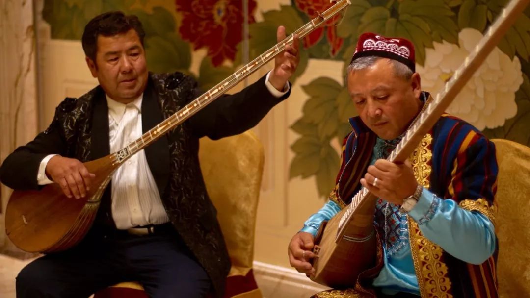 *疆新**早餐美|三步一娜扎，五步一热巴