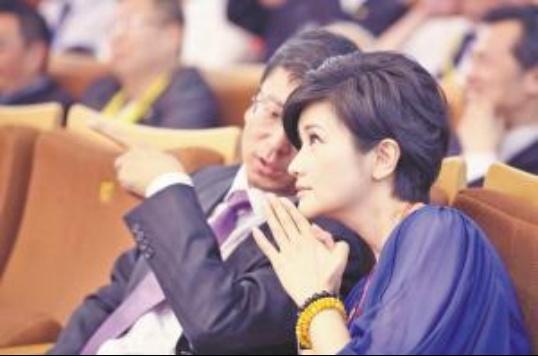 18岁的白岩松近况,白岩松首次公开谈婚姻