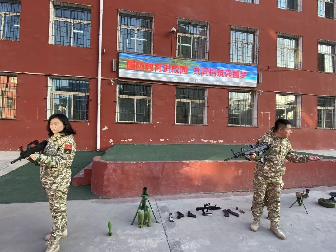 小学国防教育进校园,县街小学国防教育