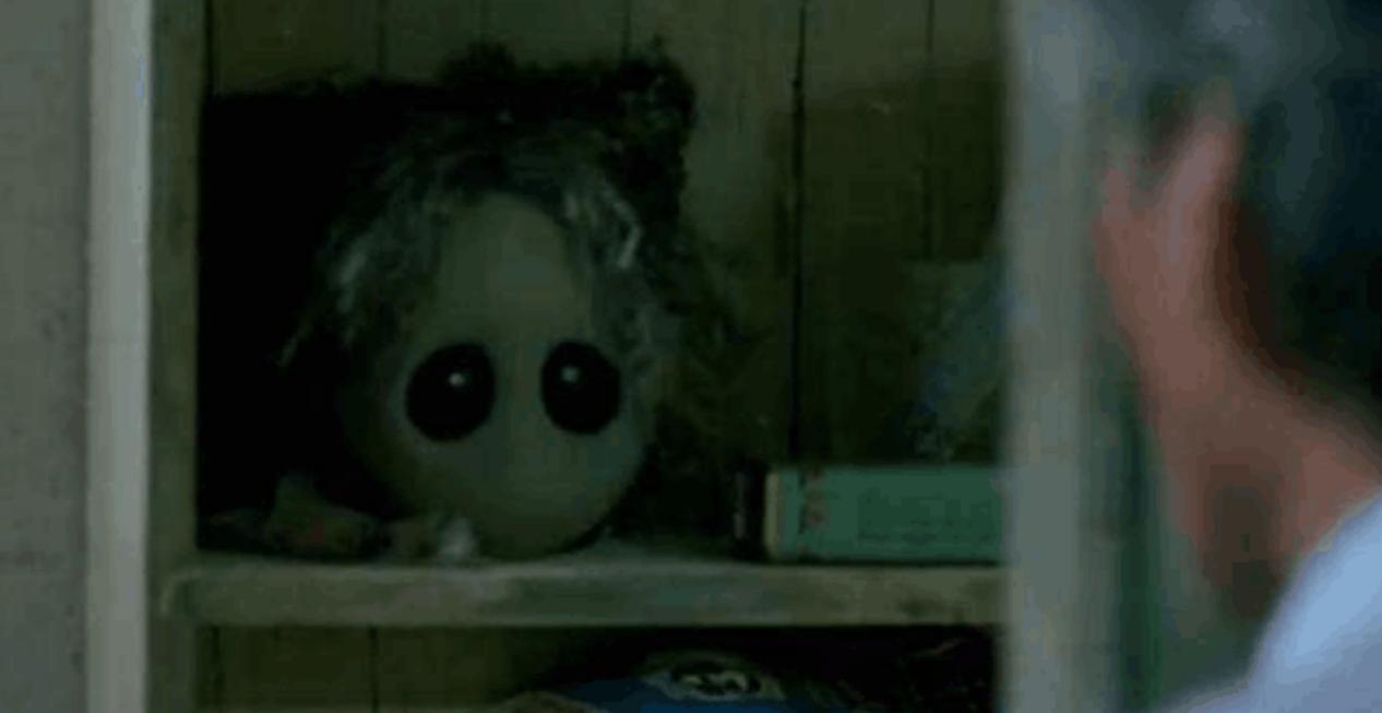 女儿告诉爸爸自己看到鬼,女儿放学突然看见打工的爸爸